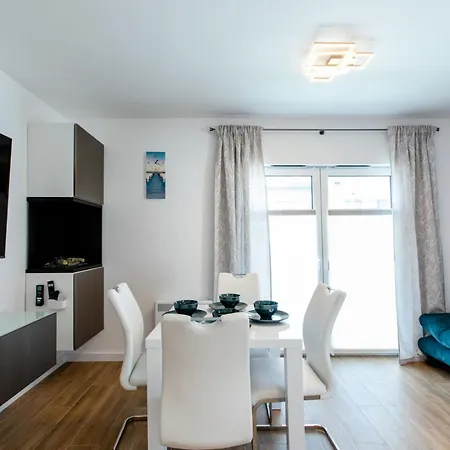 Modern By Major Domus Club