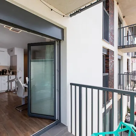 Modern By Major Domus Club Apartment
