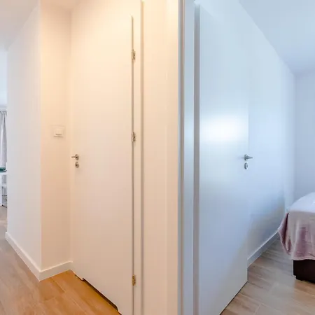 Modern By Major Domus Club Apartment *