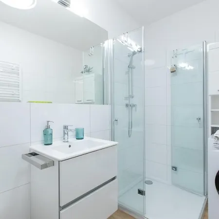 Modern By Major Domus Club