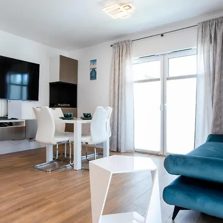 Modern By Major Domus Club Apartment *